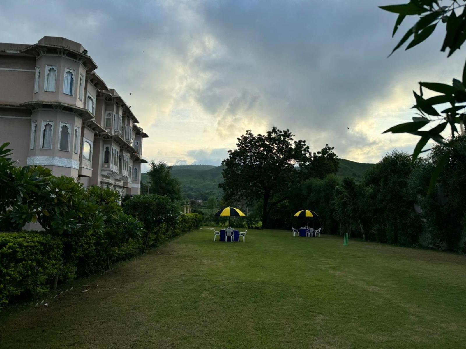Jag Aravali Resort Udaipur By Naina Staycation - Best For Corporate Events - Family Parties - Mice Esterno foto